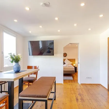 Townhaus-rhens 8 Schlafzimmer, Sauna, Weinkeller, Fotostudio, Hunde Willkommen Rhens