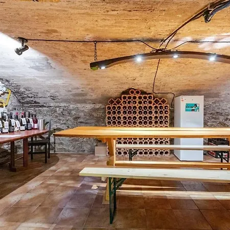 Townhaus-rhens 8 Schlafzimmer, Sauna, Weinkeller, Fotostudio, Hunde Willkommen * Rhens