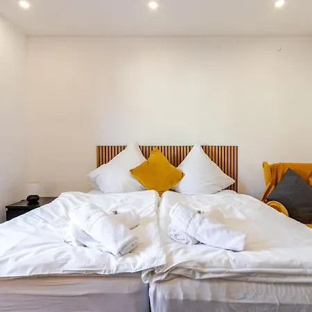 Townhaus-rhens 8 Schlafzimmer, Sauna, Weinkeller, Fotostudio, Hunde Willkommen Сasa de vacaciones Rhens