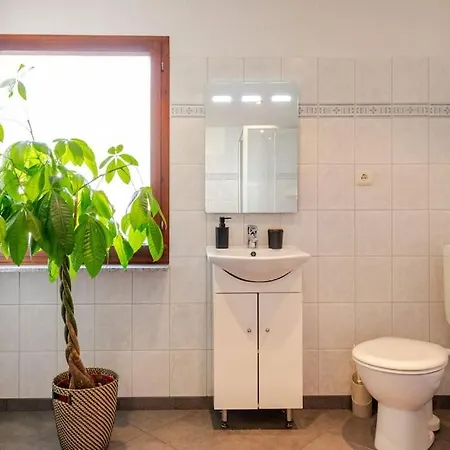 Townhaus-rhens 8 Schlafzimmer, Sauna, Weinkeller, Fotostudio, Hunde Willkommen *