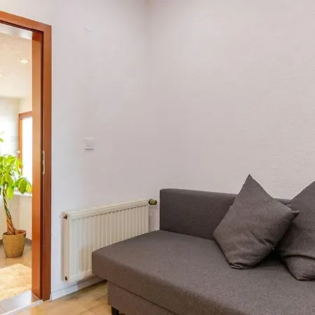 Holiday home Townhaus-rhens 8 Schlafzimmer, Sauna, Weinkeller, Fotostudio, Hunde Willkommen Rhens