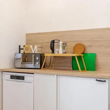 Townhaus-rhens 8 Schlafzimmer, Sauna, Weinkeller, Fotostudio, Hunde Willkommen *
