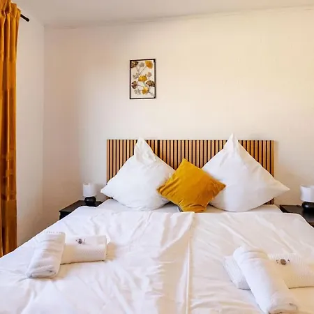 Сasa de vacaciones Townhaus-rhens 8 Schlafzimmer, Sauna, Weinkeller, Fotostudio, Hunde Willkommen *