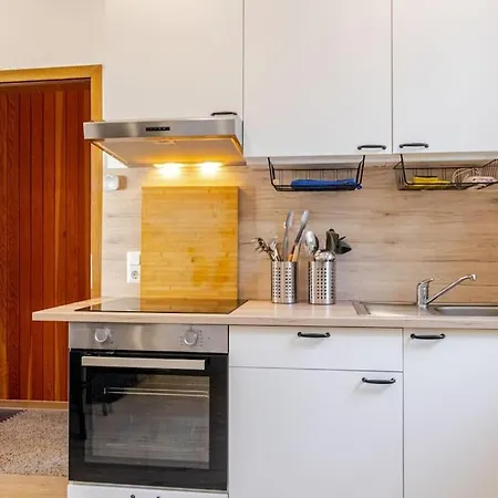 Townhaus-rhens 8 Schlafzimmer, Sauna, Weinkeller, Fotostudio, Hunde Willkommen *