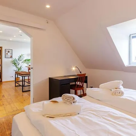 Holiday home Townhaus-rhens 8 Schlafzimmer, Sauna, Weinkeller, Fotostudio, Hunde Willkommen Rhens