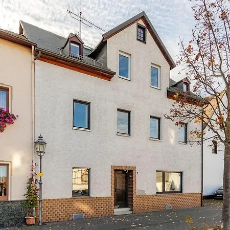 Townhaus-rhens 8 Schlafzimmer, Sauna, Weinkeller, Fotostudio, Hunde Willkommen