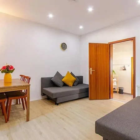 Townhaus-rhens 8 Schlafzimmer, Sauna, Weinkeller, Fotostudio, Hunde Willkommen Rhens