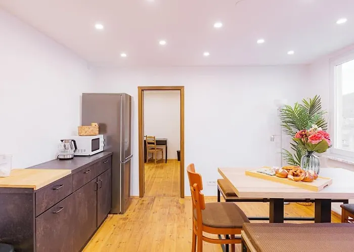 Holiday home Townhaus-rhens 8 Schlafzimmer, Sauna, Weinkeller, Fotostudio, Hunde Willkommen *