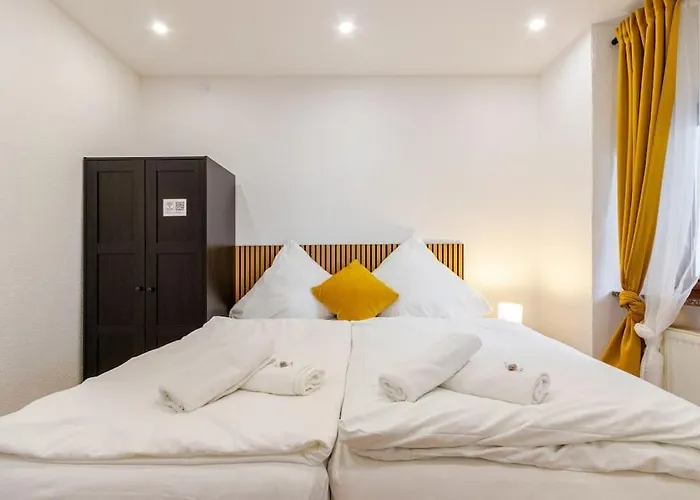 Holiday home Townhaus-rhens 8 Schlafzimmer, Sauna, Weinkeller, Fotostudio, Hunde Willkommen Rhens