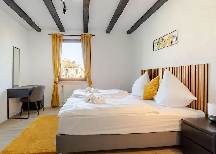 Townhaus-rhens 8 Schlafzimmer, Sauna, Weinkeller, Fotostudio, Hunde Willkommen * Rhens