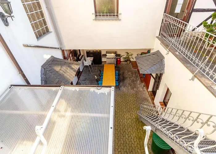 Holiday home Townhaus-rhens 8 Schlafzimmer, Sauna, Weinkeller, Fotostudio, Hunde Willkommen