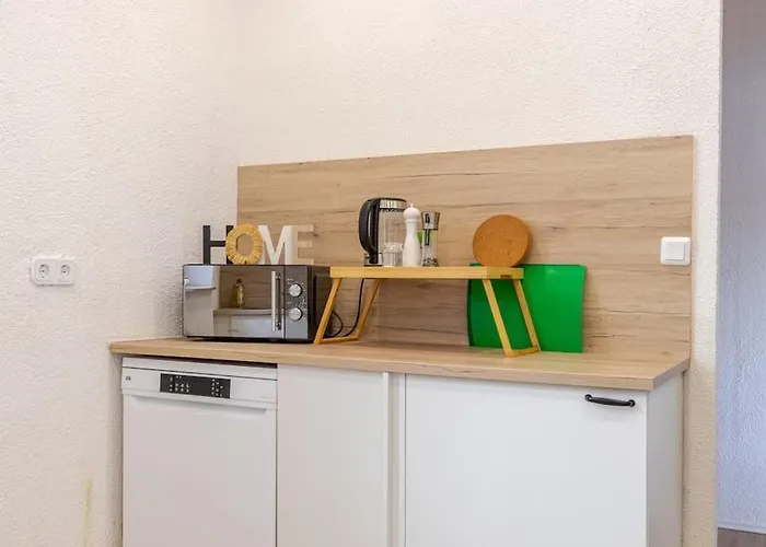 Townhaus-rhens 8 Schlafzimmer, Sauna, Weinkeller, Fotostudio, Hunde Willkommen *