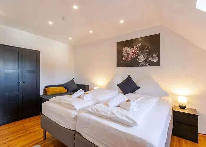 Townhaus-rhens 8 Schlafzimmer, Sauna, Weinkeller, Fotostudio, Hunde Willkommen * Rhens