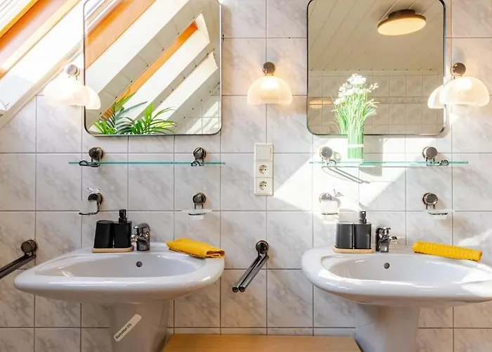 Holiday home Townhaus-rhens 8 Schlafzimmer, Sauna, Weinkeller, Fotostudio, Hunde Willkommen Rhens