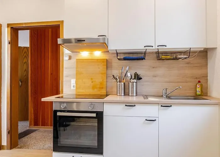 Townhaus-rhens 8 Schlafzimmer, Sauna, Weinkeller, Fotostudio, Hunde Willkommen *