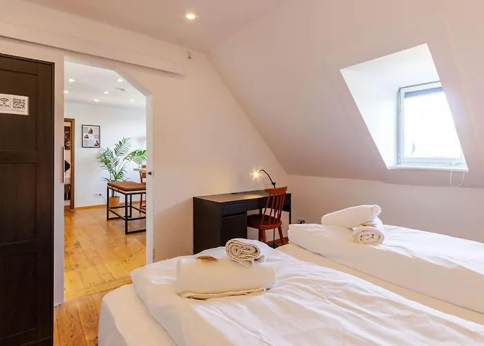 Holiday home Townhaus-rhens 8 Schlafzimmer, Sauna, Weinkeller, Fotostudio, Hunde Willkommen Rhens