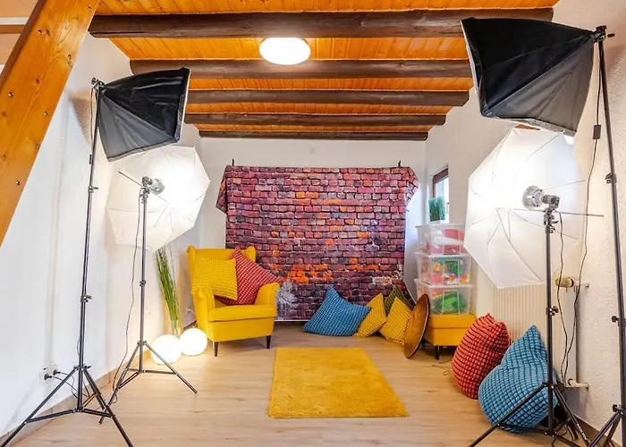 Townhaus-rhens 8 Schlafzimmer, Sauna, Weinkeller, Fotostudio, Hunde Willkommen *