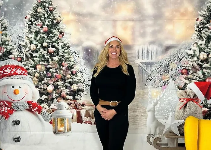 Townhaus-rhens 8 Schlafzimmer, Sauna, Weinkeller, Fotostudio, Hunde Willkommen Holiday home